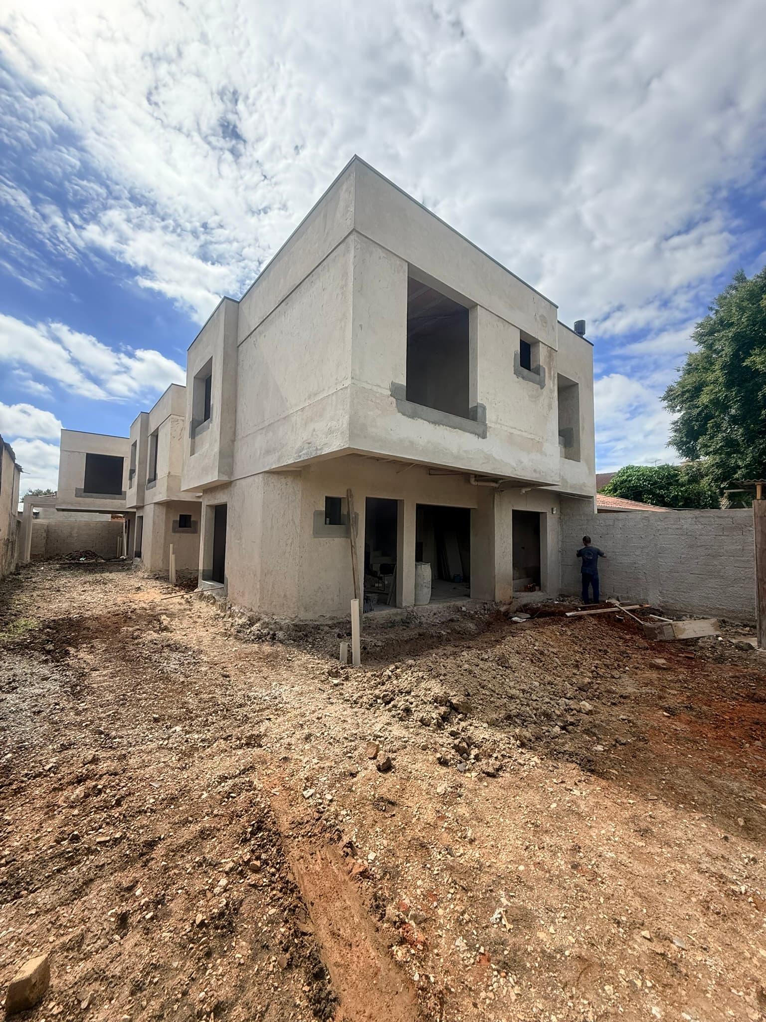 Fachada do Residencial Guaimbê em andamento