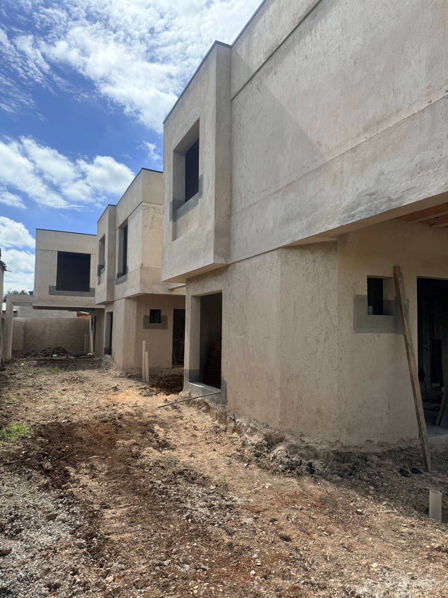 Fachada do Residencial Guaimbê em andamento